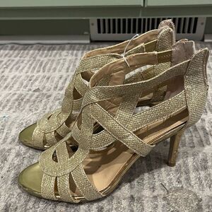 Marc Fisher Nala Mid Heel Evening Sandals Criss Cross Strappy Gold Size 6 1/2